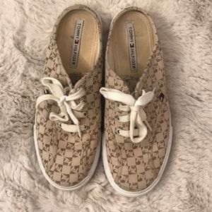 Tommy Hilfiger Signature print Canvas Slip Ons Sneakers